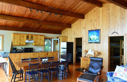 Gravenhurst Cottage | Lake Muskoka - Stunning Views, Private Lakefront Cottage