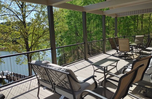 Troutman House | Lake Norman Private Escape - Hot tub & private boat ramp