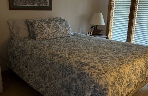 Town of Somerset Cabin | Lake Ontario Waterfront - Niagara Falls Area
