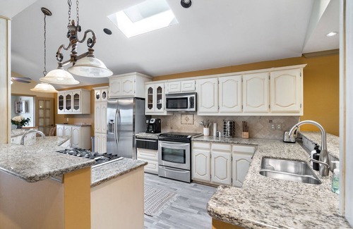 Rockwall House | Lake Ray Hubbard - Luxury Lakeside Home Located in Chandler's Landing - Rockwall
