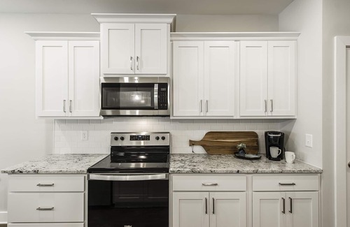 Gallatin House | Lake retreat North of Nashville! Backs up to Gallatin Marina & Old Hickory Lake!