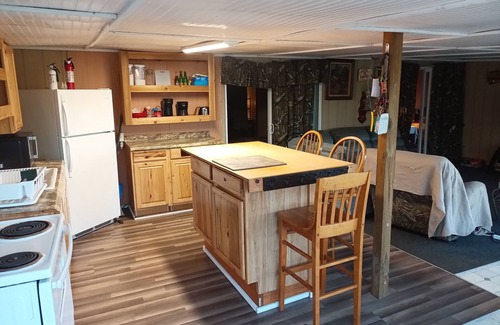 Zavalla House | Lake Sam Rayburn Cabins, Back Cabin #2 at Monterrey Park an Boat Launch area # 2