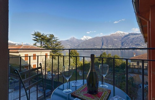 Acquaseria Apartment | Lake View Apartment Studio Vacation Station