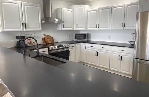 Jamestown House | Lake View Home-Good for Big Group-Jamestown Marina