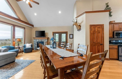 Hollister Cabin | Lake View, Hot Tub, Fire pit, Gameroom w/Pinball
