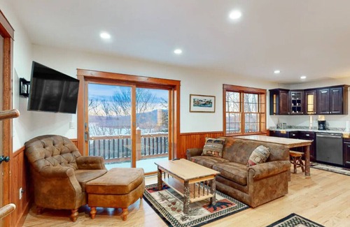 Greenville Cabin | Lake View*Hot Tub*Sunsets*Fire Pit*Pet Friendly*