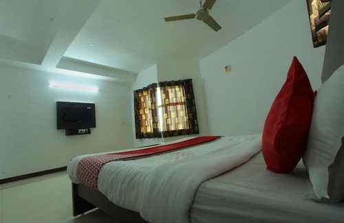 KK Nagar Hotel | Lake View Hotel