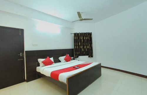 KK Nagar Hotel | Lake View Hotel