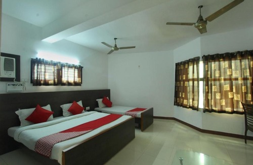 KK Nagar Hotel | Lake View Hotel