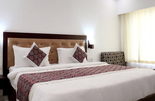 Khajuraho Hotel | Lake View Hotel Khajuraho
