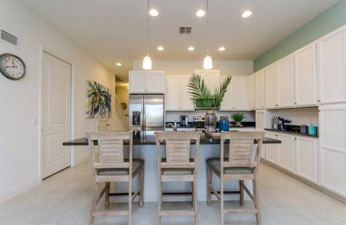 Davenport House | Lake View Retreat W Pool Near Disneyparks