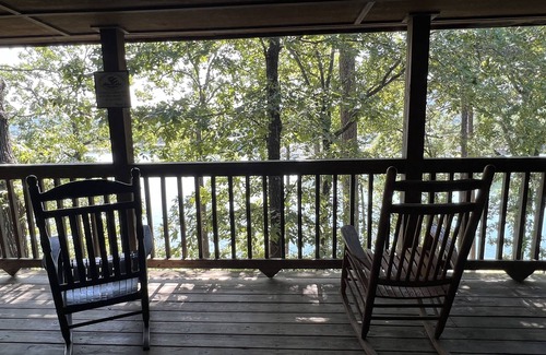 Mount Ida Cottage | Lake view two bedroom, two bath Harbor North luxury cottage with private hot tub overlooking Lake Ouachita. by RedAwning