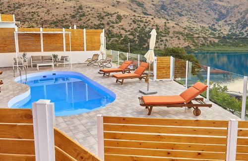 Kavallos Villa | Lake View Villa II