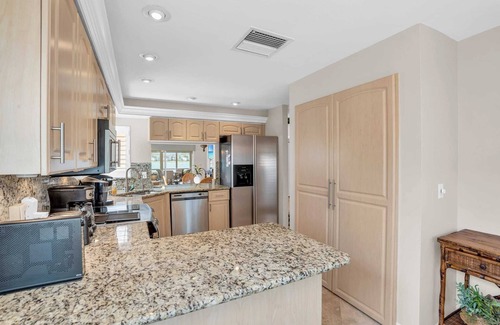 North Naples Villa | Lake View Villa with a 1 Car Garage, 2 Bedrooms in Lakeside of Naples, Fl
