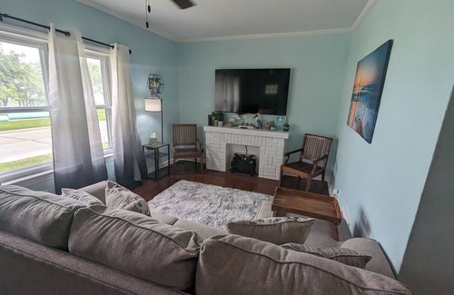 Lorain House | LAKE VIEWS!Cozy Lakeside Retreat across the street from Marina and Fishing Pier.
