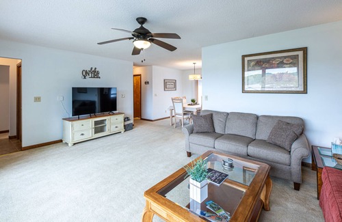 Tellico Village House | Lake Views in Tellico Village! Golf*Hike*Boat*Rest
