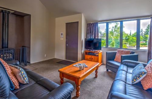 Hanmer Springs Villa | * LAKE VILLA 459 *