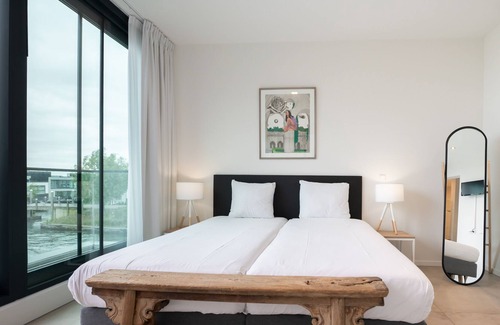 Arnemuiden Villa | Lake villa on the Veerse Meer with dock- Harbour Villas Zeeland - 8 persons