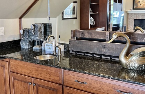 Eastlake Weir House | Lake Weir Luxury
