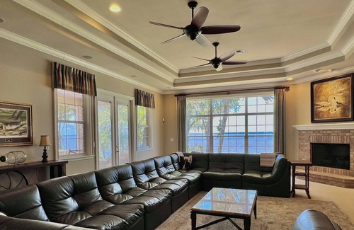 Eastlake Weir House | Lake Weir Luxury