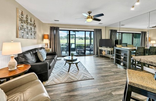Miramar Beach Cottage | Lakefront 120 1 Bedroom Condo by Redawning
