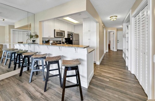 Miramar Beach Cottage | Lakefront 120 1 Bedroom Condo by Redawning