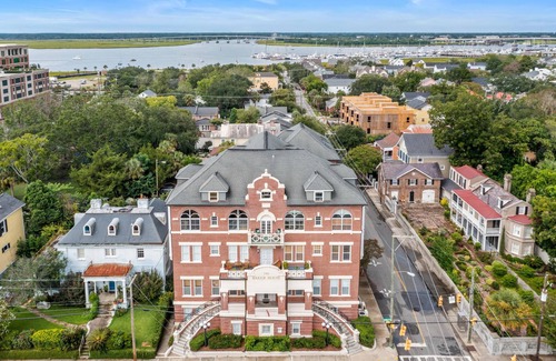 Harleston Village Condo | Lakefront balcony, walk to MUSC/food, luxe decor; 1 bedroom historical charmer!