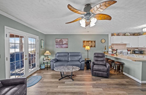 Southmont House | Lakefront/Boat Dock, 3/2, Furnished, Castaway Cottage, covered back deck views