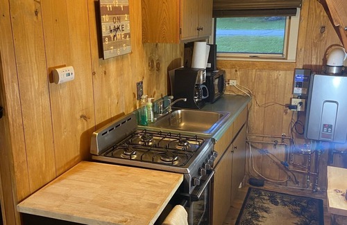 Pittsburg Cabin | Lakefront Cabin on Back Lake w trail access, and private dock.