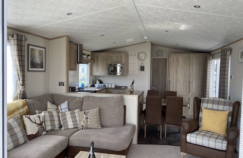 Flookburgh Other | Lakefront Carnaby Lodge - 3 Bedrooms - Sleeps 6 - Idyllic