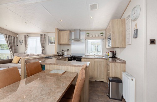 Flookburgh Other | Lakefront Carnaby Lodge - 3 Bedrooms - Sleeps 6 - Idyllic