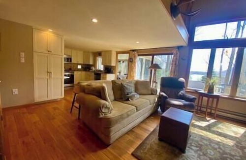 Locust Lake Village House | Lakefront Chalet Golf Cart, Pontoon & Kayak in LLV