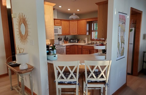 Geneva House | Lakefront Cottage on Seneca Lake in Geneva, New York - Finger Lakes