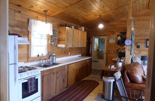 Charleston House | Lakefront cottage on Echo Lake