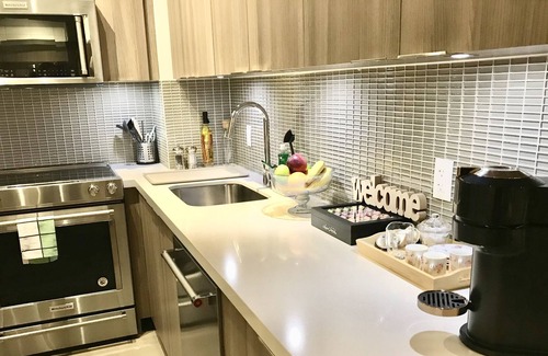 Humber Bay Shores Condo | Lakefront Elegant Condo