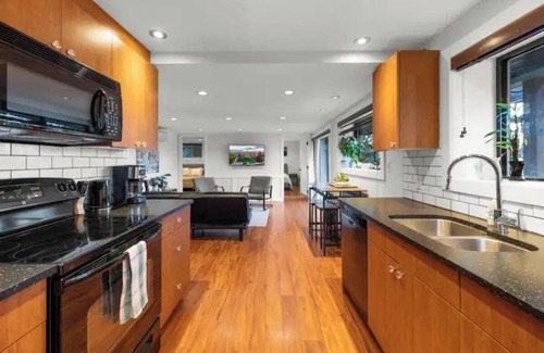 Langford House | Lakefront Escape & Water Access