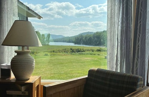 Indian Lake Cabin | Lakefront-Family & Pet Friendly-Adirondack Cabin