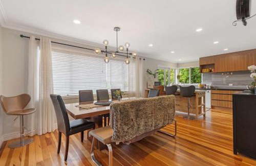 Ohinemutu Villa | Lakefront Getaway in Rotorua