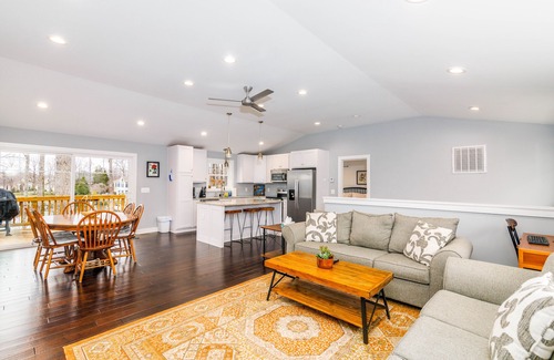 Lake of the Woods House | ❖ Lakefront Getaway | Close to DC | Near Winery ❖