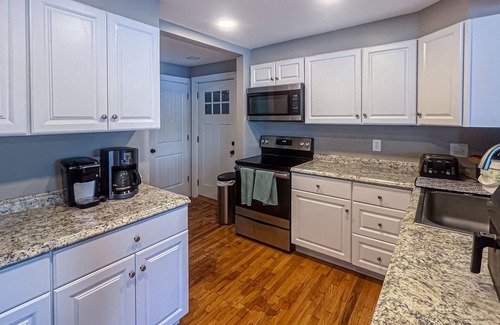 Crystal Beach House | Lakefront home, deck, dock, kayaks, wifi, TVs, views, central air, balcony