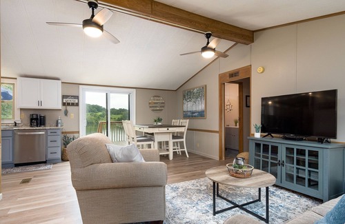 Piney Flats House | Lakefront home, peaceful setting, beautiful views of the lake and floating dock.