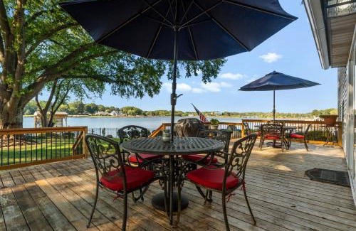 Mount Mourne House | Lakefront Home w Dock Game Room Hot Tub Ponderosa Peninsula by AvantStay
