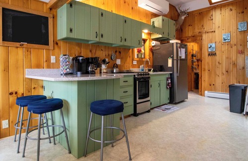 Limerick House | Lakefront Home w/Seasonal Dock in Limerick!