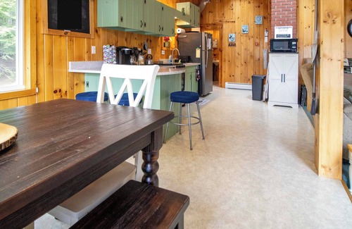 Limerick House | Lakefront Home w/Seasonal Dock in Limerick!