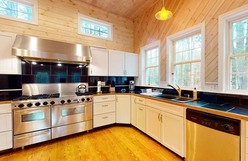 Nobleboro House | Lakefront house on Damariscotta Lake, perfect getaway