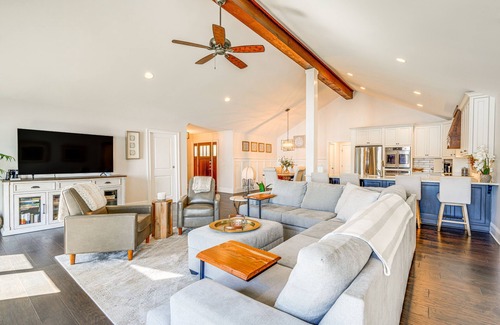 Buckhead House | Lakefront Lake Oconee Home: Boat Dock + Hot Tub