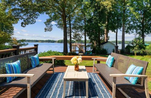 Mount Mourne House | Lakefront Living w/Optional Boat Rental
