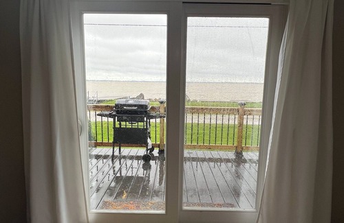Gypsum House | Lakefront Lodge on Sandusky Bay