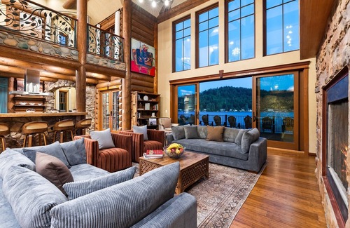 Olympia Other | Lakefront Luxury Castle w/Hot Tub - Great for Groups, Gatherings, & Reunions!