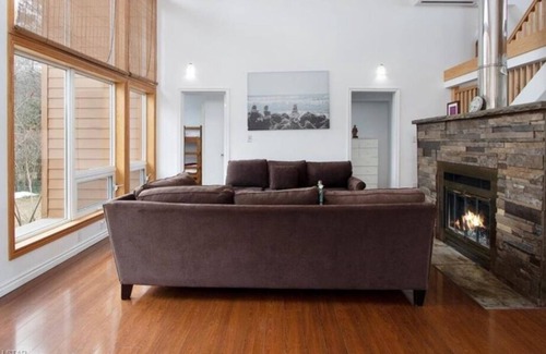 Ashfield-Colborne-Wawanosh Cottage | Lakefront Majestic Getaway with Hot Tub!!